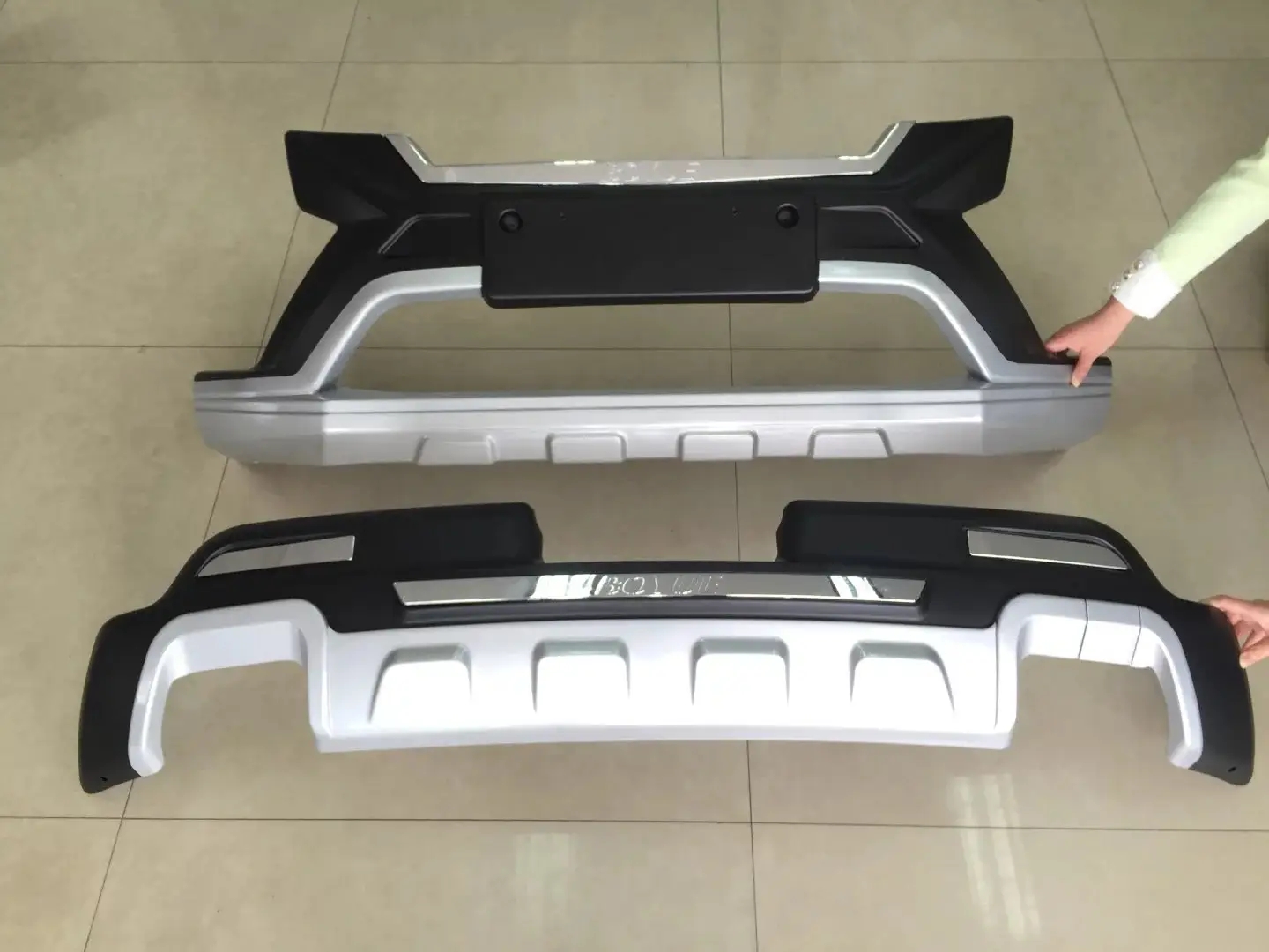 Three-comprehensive vibration test of front and rear bumpers