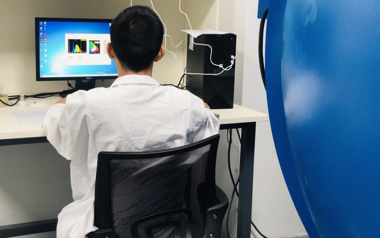联系我们	